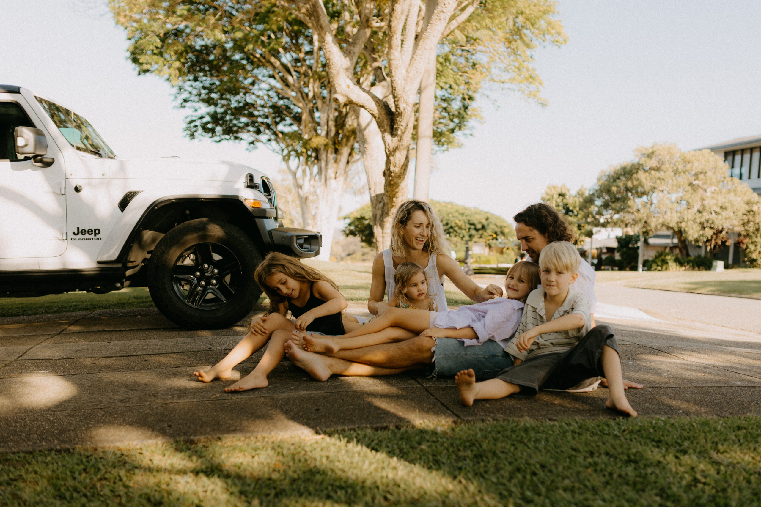 brisbane large family photography candid at home siblings playing
